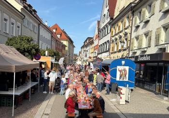 Lange Tafel in der Hauptstraße