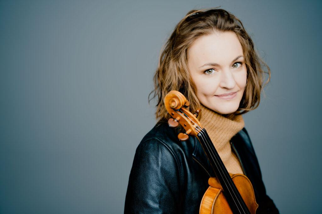 Franziska Hölscher mit ihrer Violine