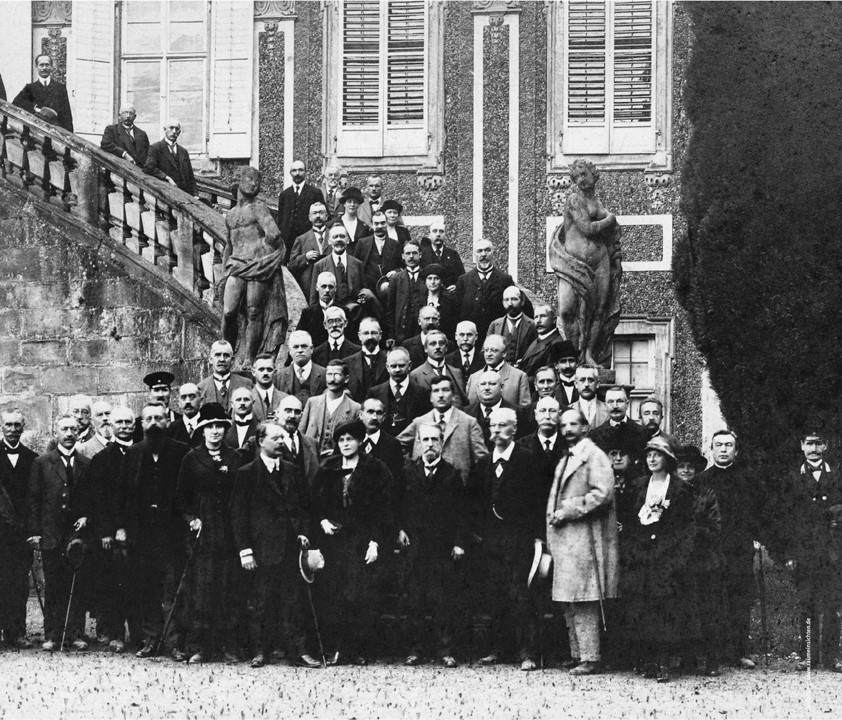 Ausstellungsbild und Titelbild