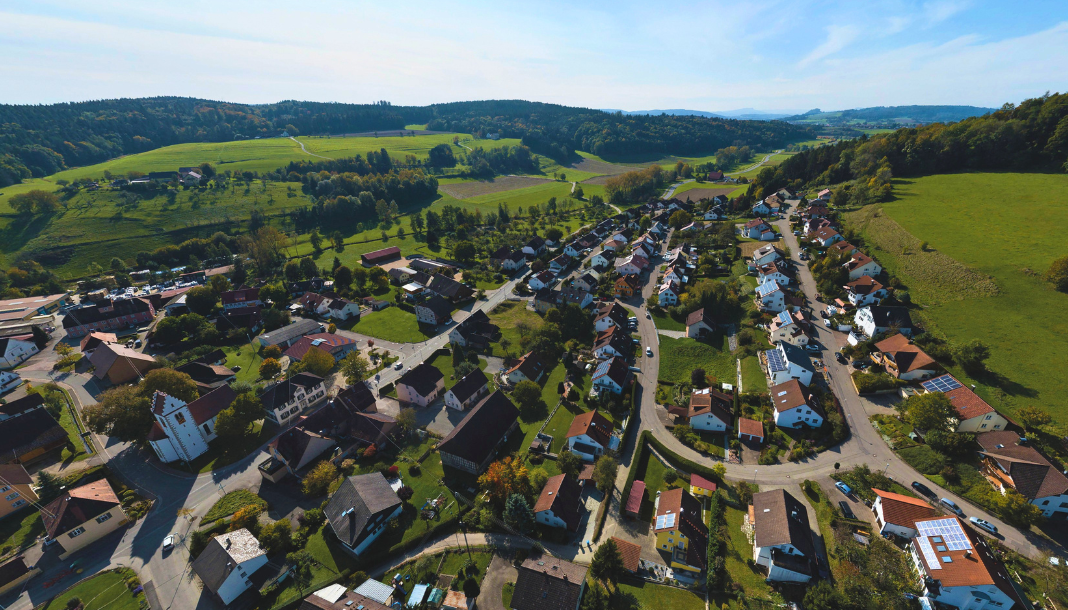 Luftbildaufnahme des Ortes