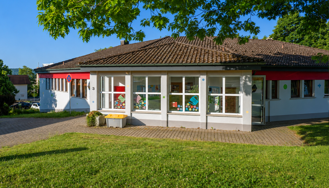 Außenansicht der Kindertagesstätte Villa Kunterbunt 